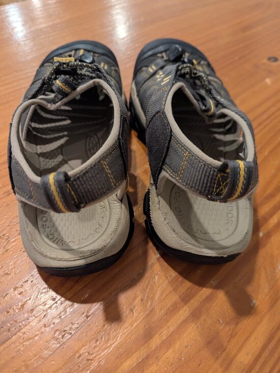 Keen Newport H2 Sandal men size 9.5 waterproof raven/aluminum